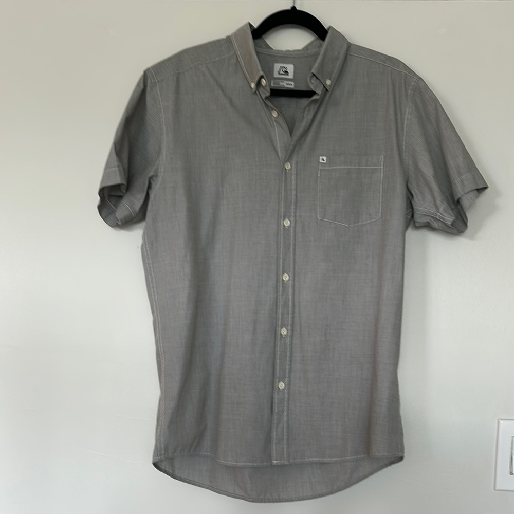 Quiksilver Gray Casual Button Down Shirt Short Sleeve